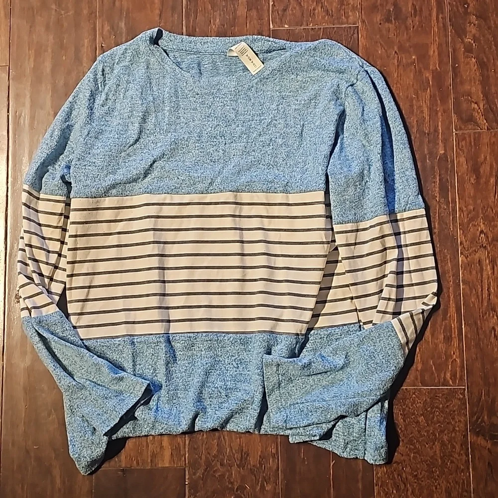 Top - Picture 1 of 3